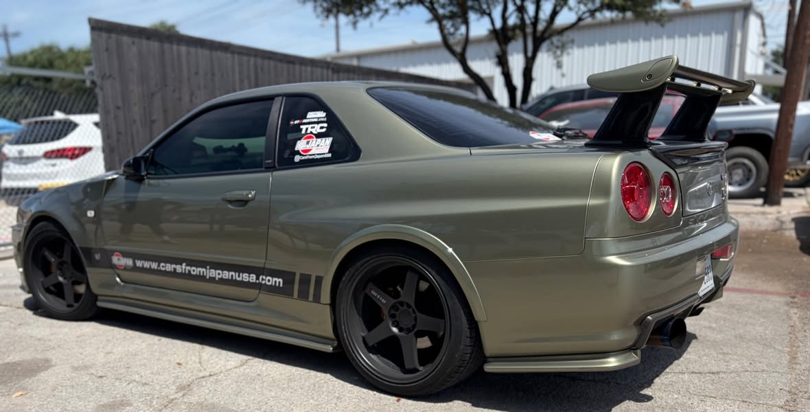 R34-generation Nissan Skyline GT-R